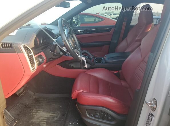 WP1BA2AY6NDA49918 2022 PORSCHE CAYENNE Белый Вид салона спереди