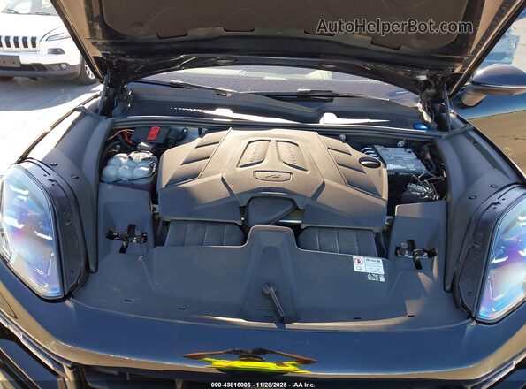 WP1BA2AY6RDA52436 2024 PORSCHE CAYENNE Black უკანა ხედი