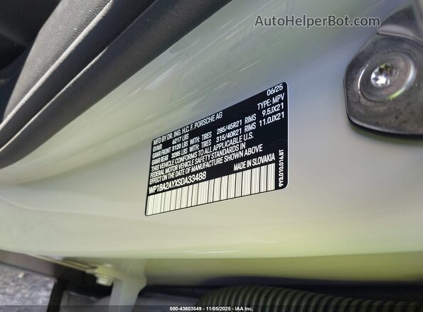 WP1BA2AYXSDA33488 2025 PORSCHE CAYENNE Gray ძრავის განყოფილების ხედი