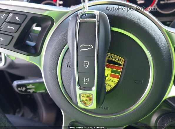 WP1BE2AY4MDA44140 2021 PORSCHE CAYENNE Black Vista del salpicadero