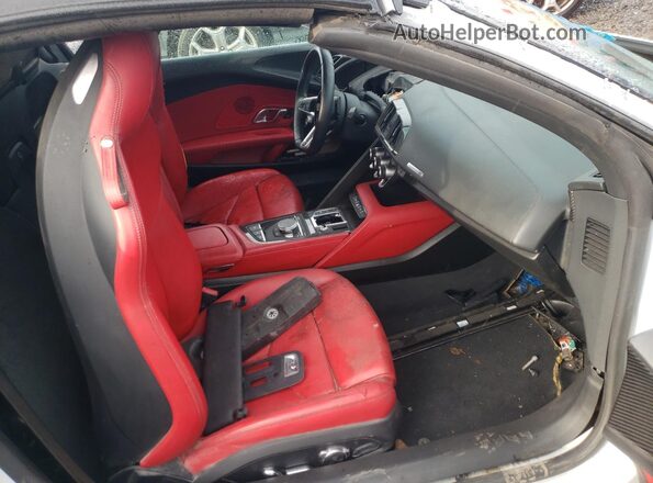 WUAVACFX7H7904720 2017 AUDI R8 Белый Вид панели приборов