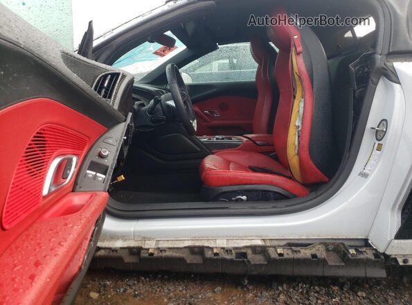 WUAVACFX7H7904720 2017 AUDI R8 Белый Вид салона спереди