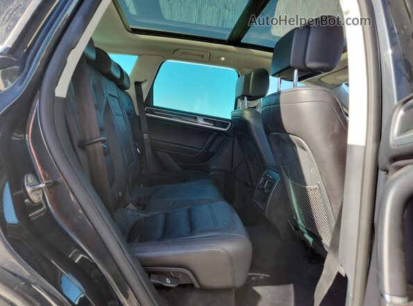 WVGEF9BP0GD003191 2016 VOLKSWAGEN TOUAREG Charcoal Հետևի նստատեղերի տեսք