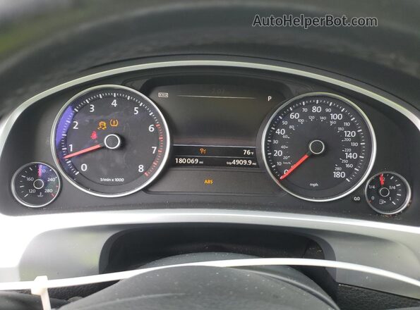WVGEF9BP0GD010643 2016 VOLKSWAGEN TOUAREG Gray ხელსაწყოთა პანელის ხედი