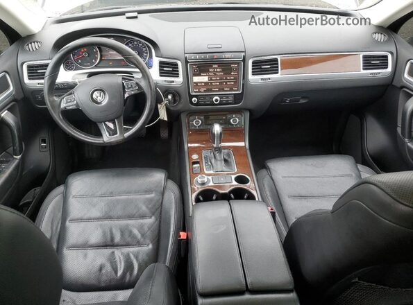WVGEF9BP0GD010643 2016 VOLKSWAGEN TOUAREG Gray წინა პანელის ხედი