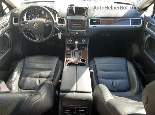 WVGEF9BP2GD010322 2016 VOLKSWAGEN TOUAREG Black Առջևի վահանակի տեսք