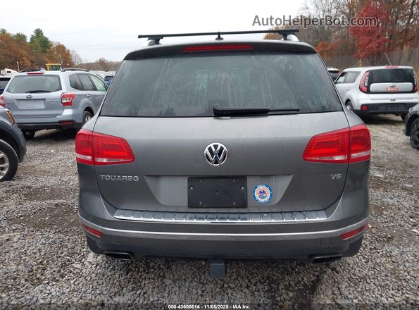 WVGRF7BP2HD000767 2017 VOLKSWAGEN TOUAREG Gray 