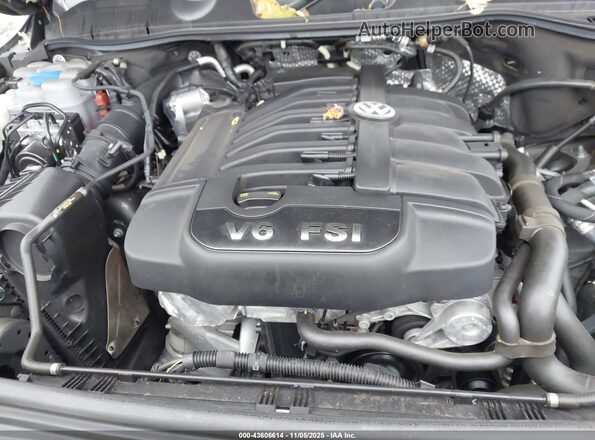 WVGRF7BP2HD000767 2017 VOLKSWAGEN TOUAREG Gray უკანა ხედი