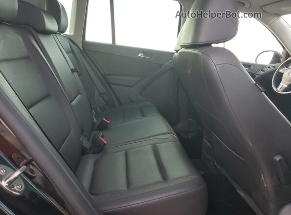 WVGSV7AX7HW500143 2017 VOLKSWAGEN TIGUAN Черный Вид задних сидений