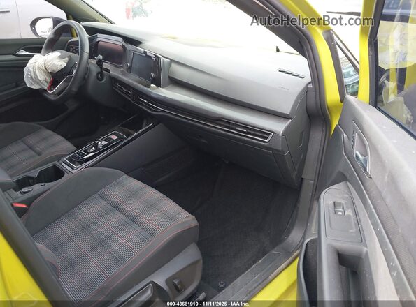 WVW8A7CD4PW168738 2023 VOLKSWAGEN GOLF Yellow წინა სალონის ხედი