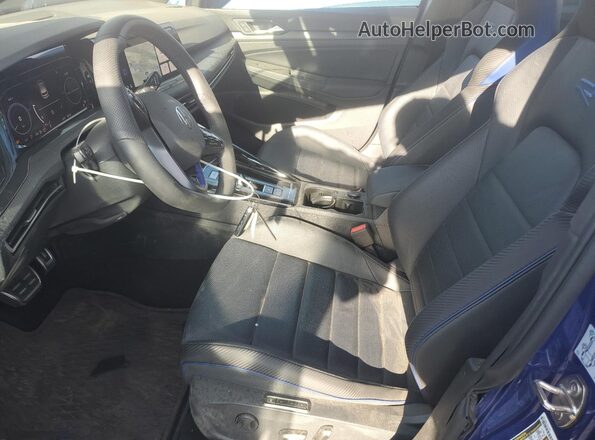 WVWEB7CD8RW233352 2024 VOLKSWAGEN GOLF Blue Widok wnętrza z przodu