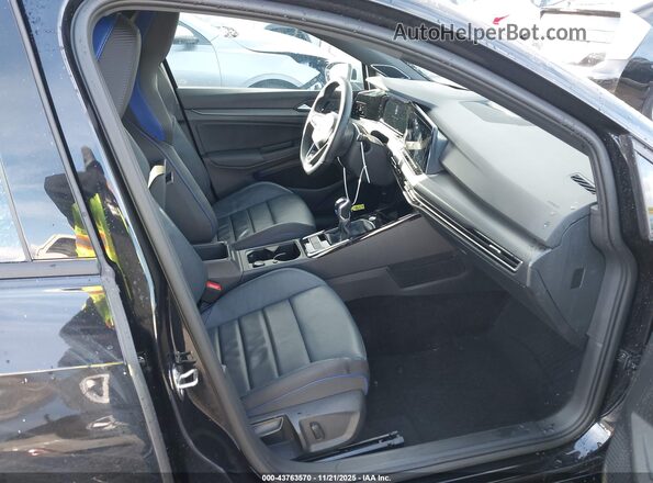 WVWFB7CD0PW138608 2023 VOLKSWAGEN GOLF Black Вид салону спереду