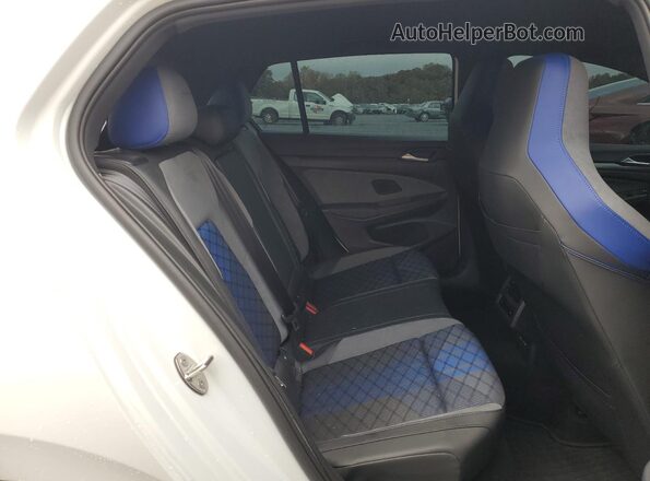 WVWFB7CD8SW220658 2025 VOLKSWAGEN GOLF White Հետևի նստատեղերի տեսք