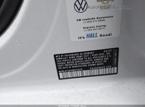 WVWLA7CD4SW232070 2025 VOLKSWAGEN GOLF White Vista del compartimento del motor