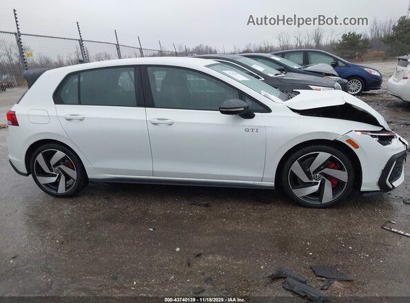 WVWLA7CD4SW232070 2025 VOLKSWAGEN GOLF White Vista interior trasera