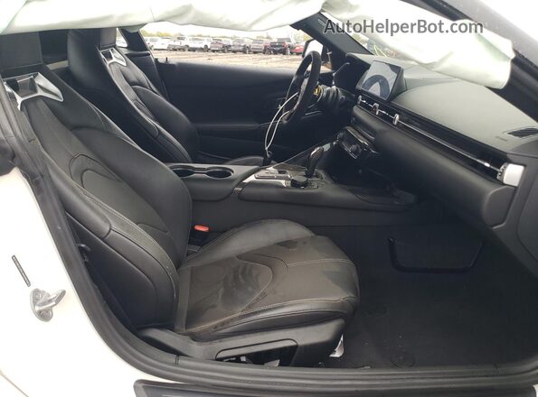 WZ1DB4C09LW028090 2020 TOYOTA SUPRA White Widok tylnych siedzeń
