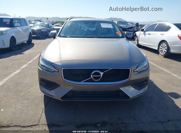 YV1102EK8L2376930 2020 VOLVO V60 Gold Առջևի վահանակի տեսք