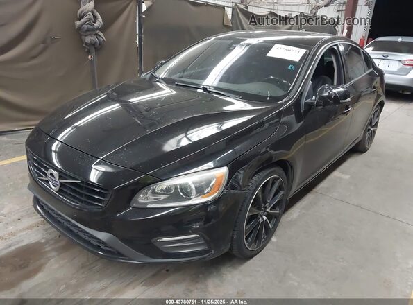 YV126MFLXJ2450710 2018 VOLVO S60 Black Передня ліва чверть
