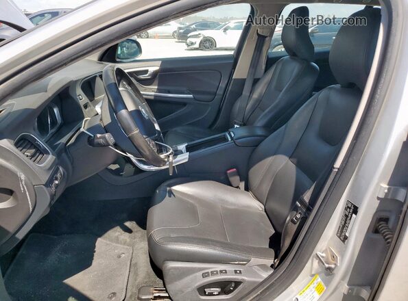 YV140MEKXG1291852 2016 VOLVO V60 Silver Widok wnętrza z przodu