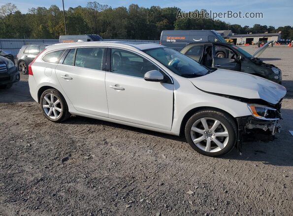YV140MEM2H1351240 2017 VOLVO V60 Белый Передняя правая четверть