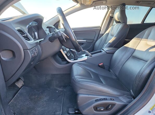 YV149MSL3J2383812 2018 VOLVO V60 White Вид салону спереду