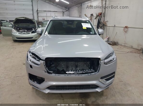 YV40621N7P1902568 2023 VOLVO XC90 Silver Вид задньої частини салону