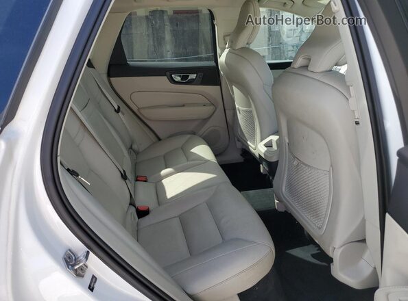 YV4102DK8L1490565 2020 VOLVO XC60 White Вид задніх сидінь