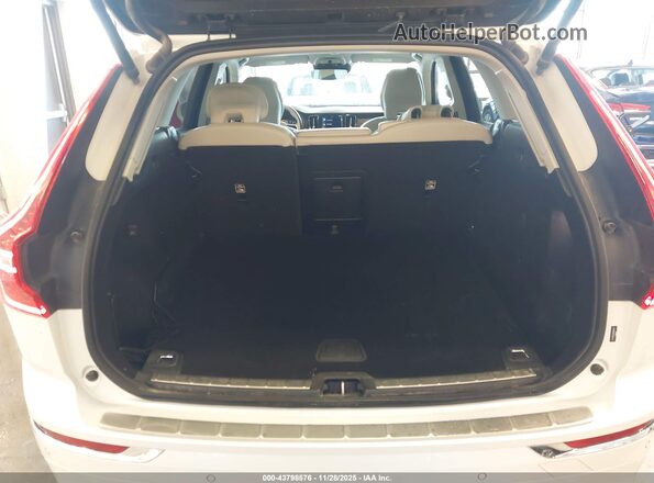 YV4102DL6M1856341 2021 VOLVO XC60 White 