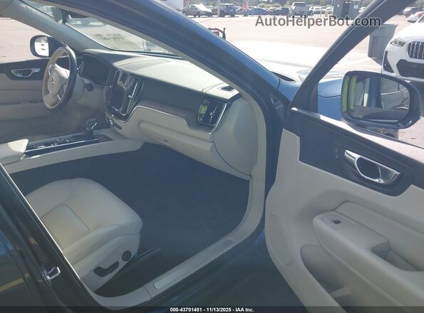 YV4102RK7M1874993 2021 VOLVO XC60 Blue Vista interior delantera