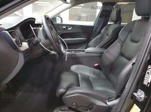 YV4102RL8J1096241 2018 VOLVO XC60 Черный Вид салона спереди