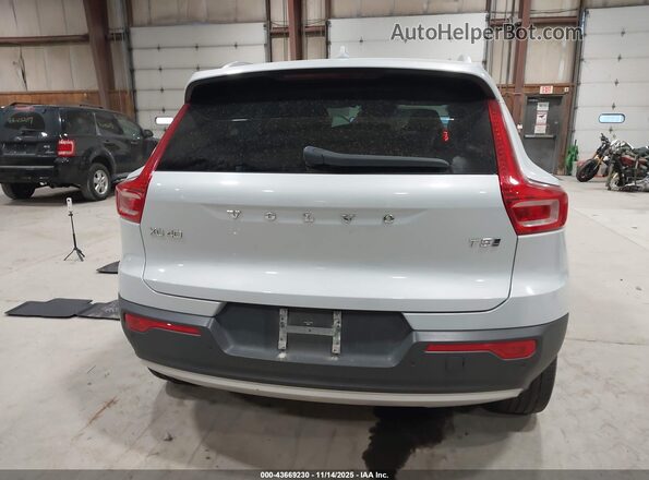 YV4162UK0L2249186 2020 VOLVO XC40 White 
