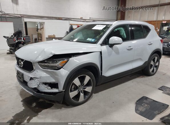 YV4162UK0L2249186 2020 VOLVO XC40 White Przód lewy