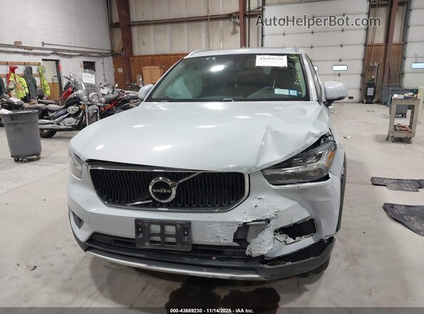 YV4162UK0L2249186 2020 VOLVO XC40 White Widok zestawu wskaźników