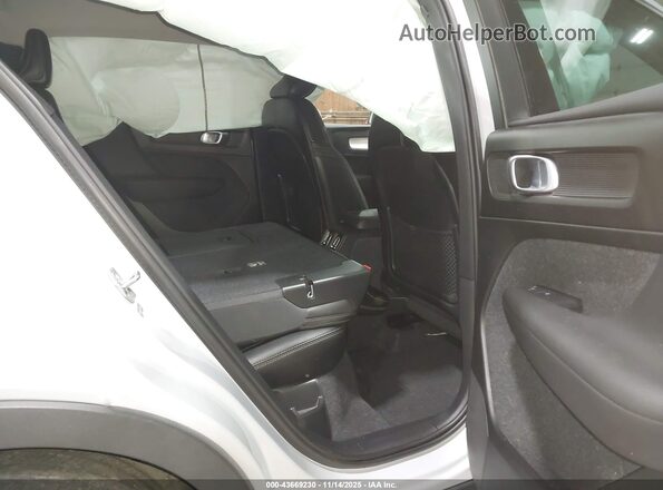 YV4162UK0L2249186 2020 VOLVO XC40 White Widok naklejki z numerem VIN