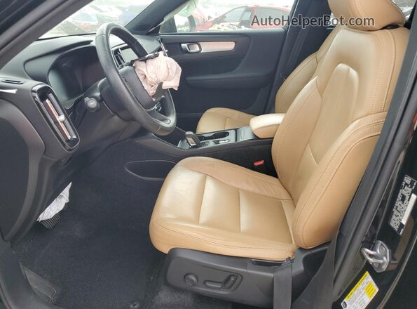 YV4162UK2K2155020 2019 VOLVO XC40 Black Սալոնի դիմացի տեսք