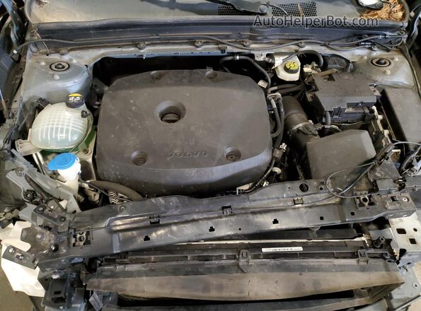 YV4162UK4M2430275 2021 VOLVO XC40 Gray Vista del compartimento del motor