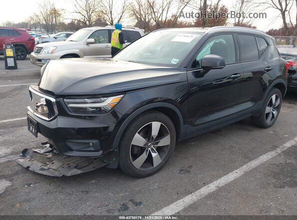 YV4162UK4M2471473 2021 VOLVO XC40 Black Vista tres cuartos delantera izquierda