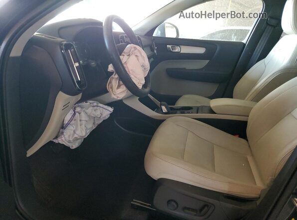 YV4162UK9M2454734 2021 VOLVO XC40 Gray Вид салону спереду