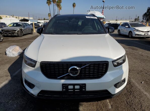 YV4162UM1L2246315 2020 VOLVO XC40 Белый Вид спереди