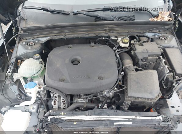 YV4162UM2N2661341 2022 VOLVO XC40 Blue 