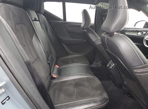YV4162UM5L2198933 2020 VOLVO XC40 Gray Vista interior trasera
