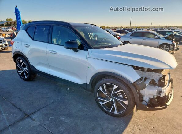 YV4162UM8M2499388 2021 VOLVO XC40 White Przód prawy