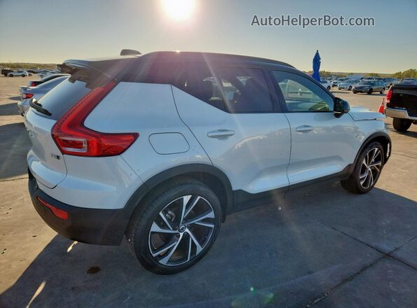 YV4162UM8M2499388 2021 VOLVO XC40 White Tył prawy