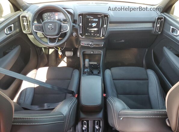YV4162UM9M2483779 2021 VOLVO XC40 Blue Вид панелі приладів