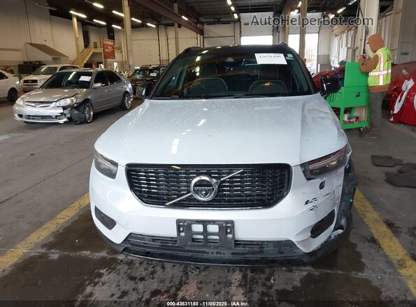 YV4162UM9M2608943 2021 VOLVO XC40 White Вид щитка приладів
