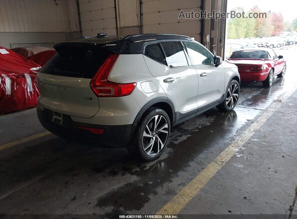 YV4162UM9M2608943 2021 VOLVO XC40 White Задня права чверть