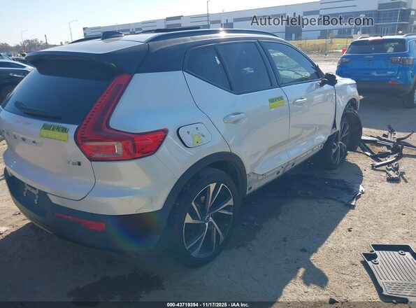 YV4162UMXM2437877 2021 VOLVO XC40 White Հետևի աջ