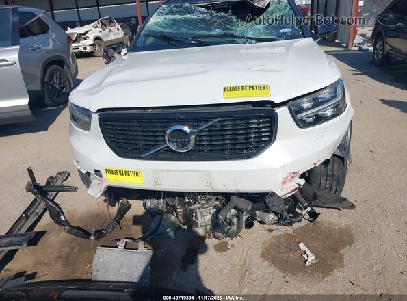 YV4162UMXM2437877 2021 VOLVO XC40 White Սարքավորումների վահանակի տեսք