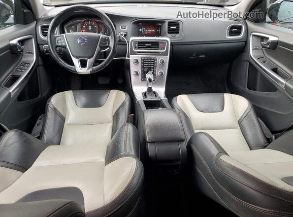 YV440MWKXH1029624 2017 VOLVO V60 Black Dashboard view