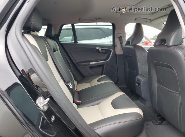 YV440MWKXH1029624 2017 VOLVO V60 Black Rear interior view